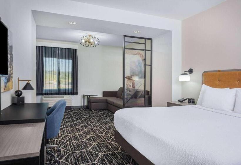 스위트 킹사이즈 침대, La Quinta Inn & Suites By Wyndham Yucaipa