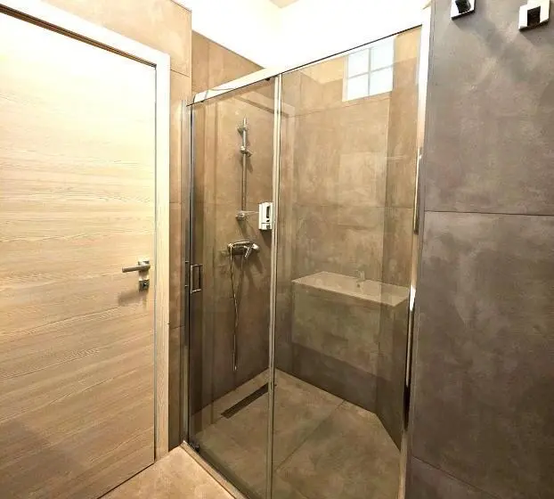 اتاق سوپریور یک تخته, Mammasisi