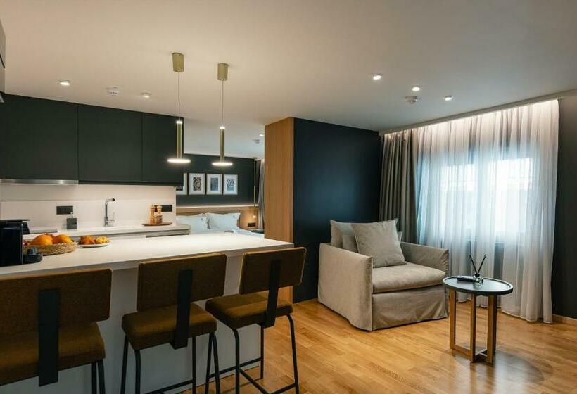 Полулюкс, Porta Suites