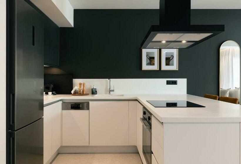 Полулюкс, Porta Suites