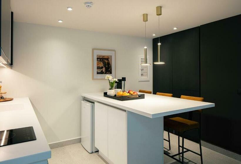 Полулюкс, Porta Suites