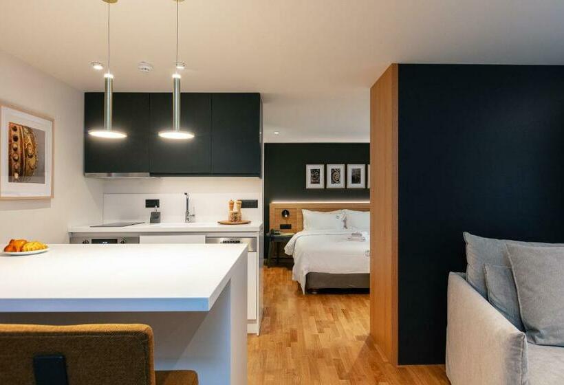 Полулюкс, Porta Suites