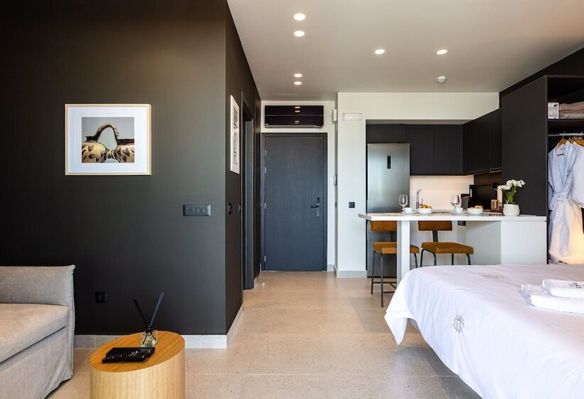 Полулюкс Вид на Море, Porta Suites