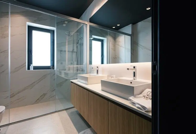 سوییت سوپریور, Porta Suites
