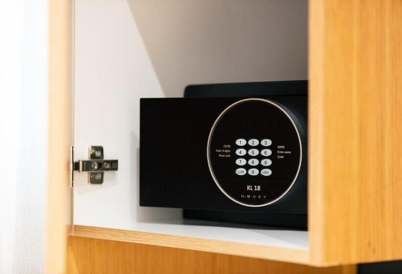 Полулюкс, Porta Suites