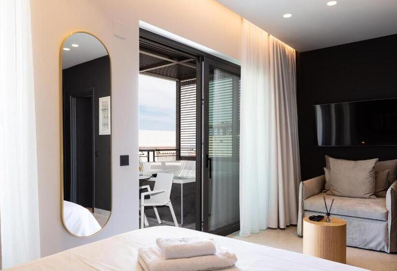 Полулюкс Вид на Море, Porta Suites