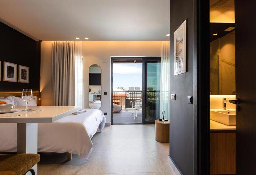 Полулюкс Вид на Море, Porta Suites