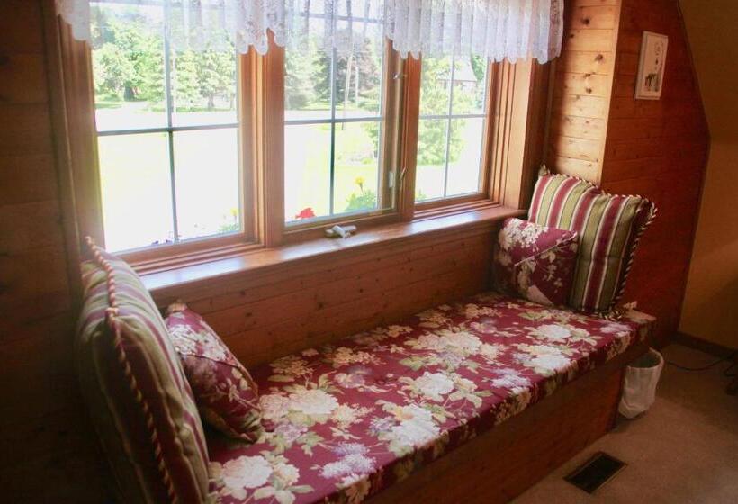 غرفة قياسية سرير كينج, A Touch Of Country Bed & Breakfast