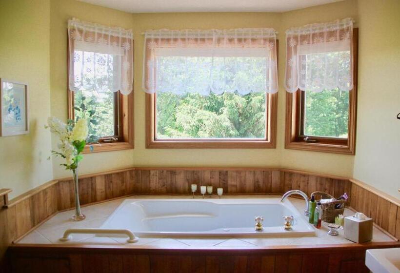 غرفة قياسية سرير كينج, A Touch Of Country Bed & Breakfast