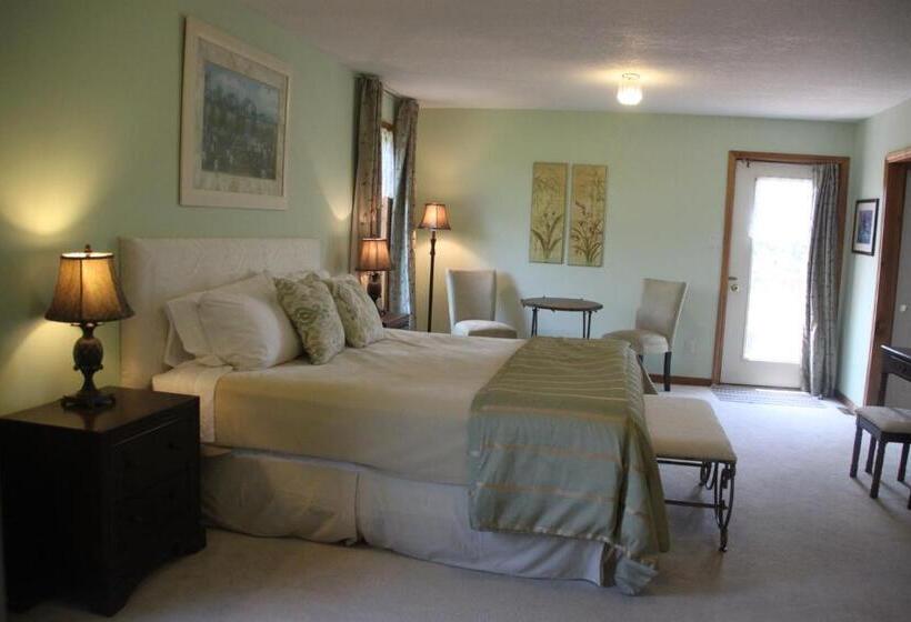 غرفة قياسية سرير كينج, A Touch Of Country Bed & Breakfast