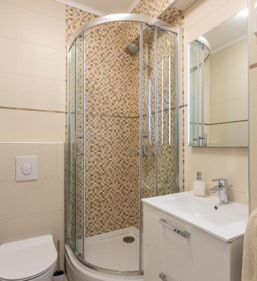 חדר דלוקס עם מרפסת נוף לים, Villa Stonehouse