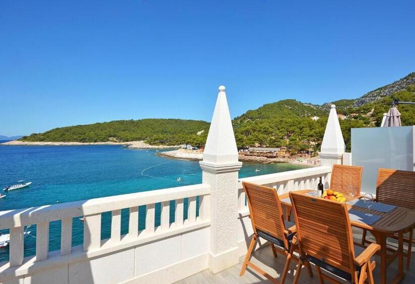 דירת חדר נוף לים, Villa Stonehouse