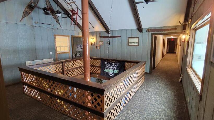 חדר דחוקס עם מיטת קינג, Snow Chasers Lodge