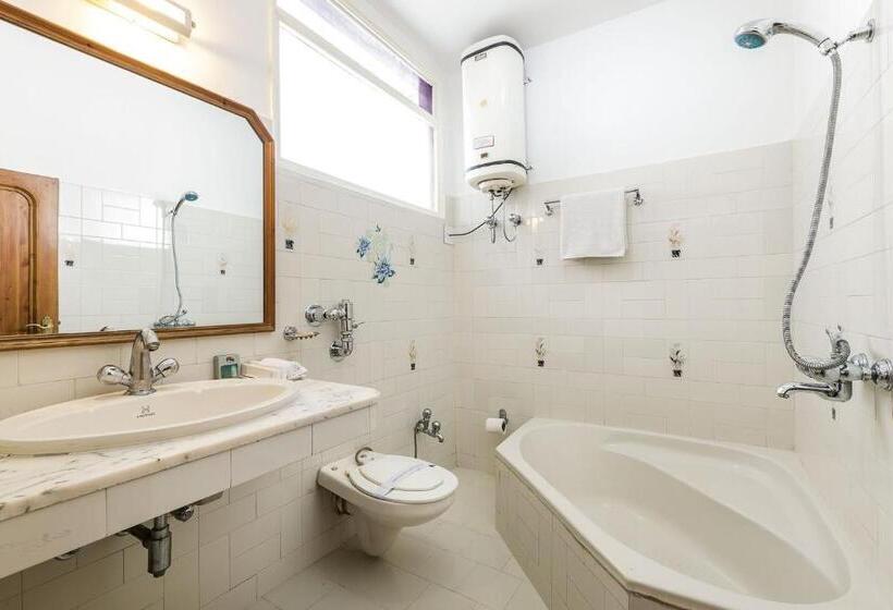 ファミリールーム, Kullu Valley