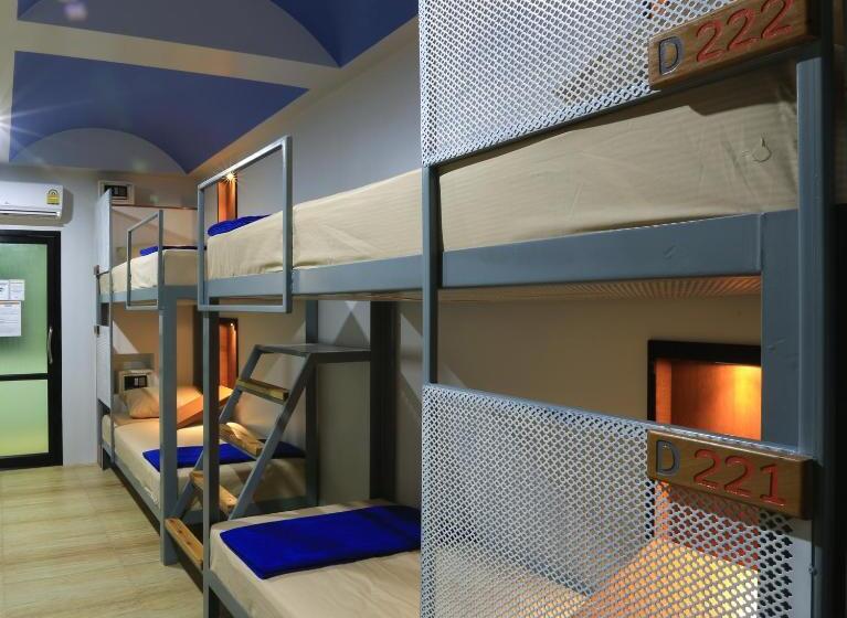 سرير فى غرفة مشتركه, Good Dream