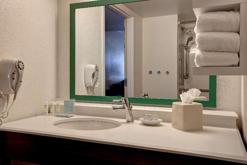 سرير فى غرفة مشتركه, Good Dream