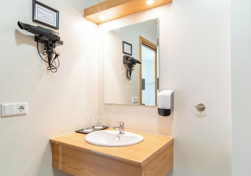 اتاق استاندارد یک نفره, Adventure Hotel Geirland