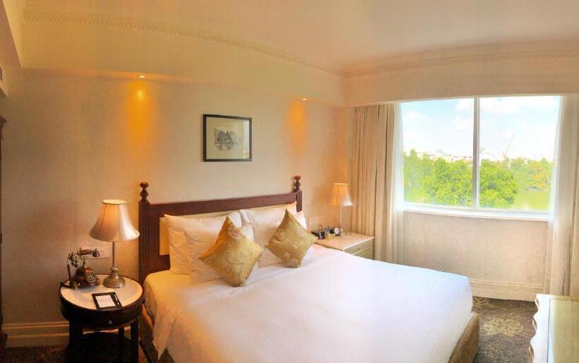 سوئیت جونیور با تخت بزرگ, Apricot