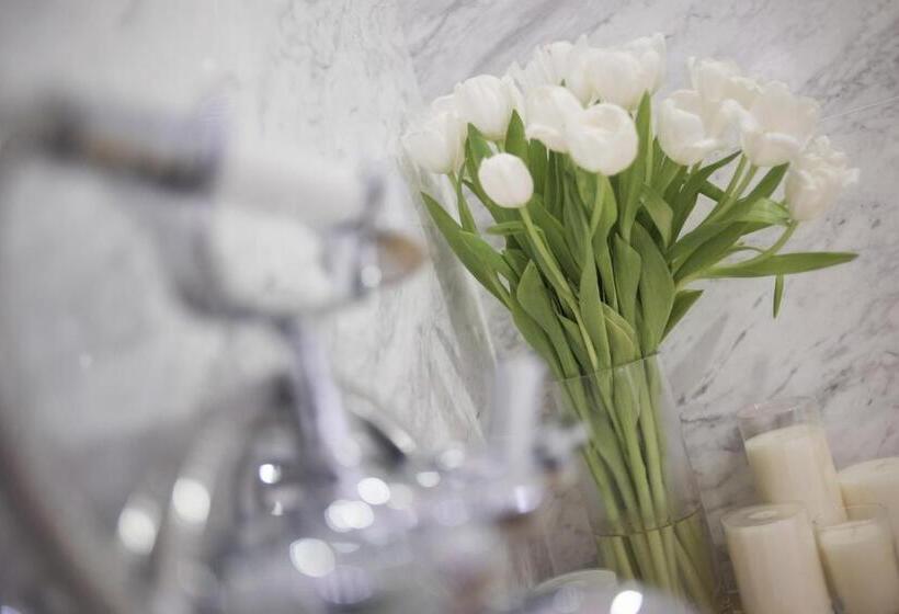 اتاق لوکس با تخت بزرگ, Apricot