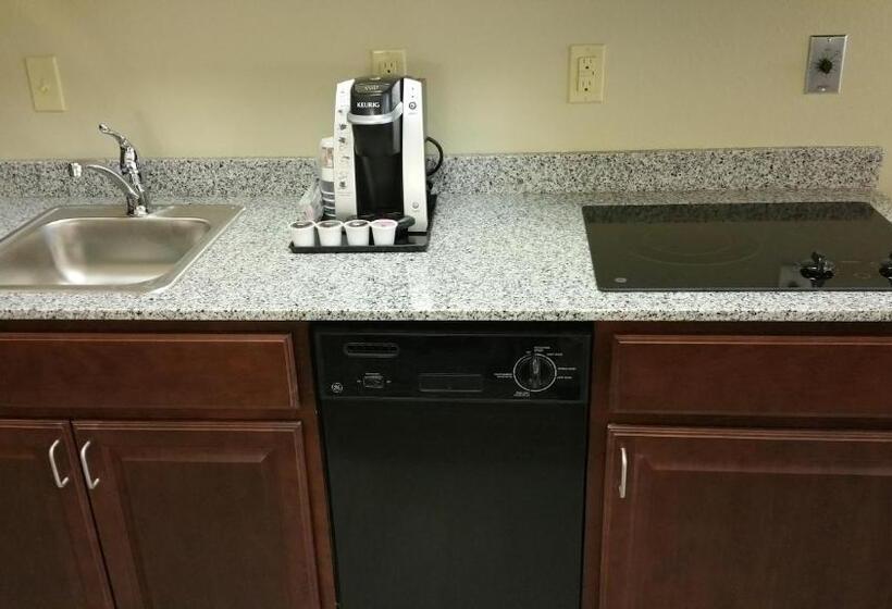 キングサイズベッドのスイートルーム, Best Western Plus Boardman Inn & Suites