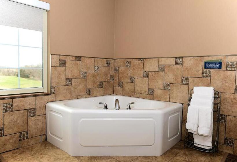 Люкс Кровать Кинг, Cobblestone Inn & Suites   Denison | Majestic Hills