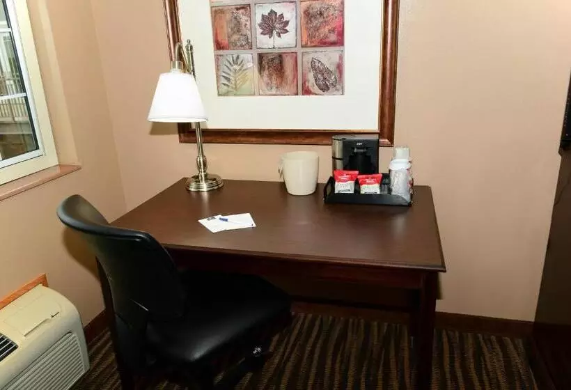 キングサイズベッドのスタンダードルーム, Cobblestone Inn & Suites   Denison | Majestic Hills