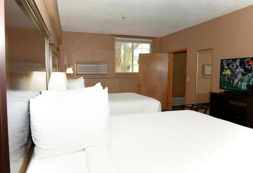 جناح عائلي غرفتين نوم, Cobblestone Inn & Suites   Denison | Majestic Hills