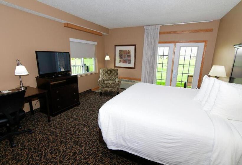 Люкс Кровать Кинг, Cobblestone Inn & Suites   Denison | Majestic Hills
