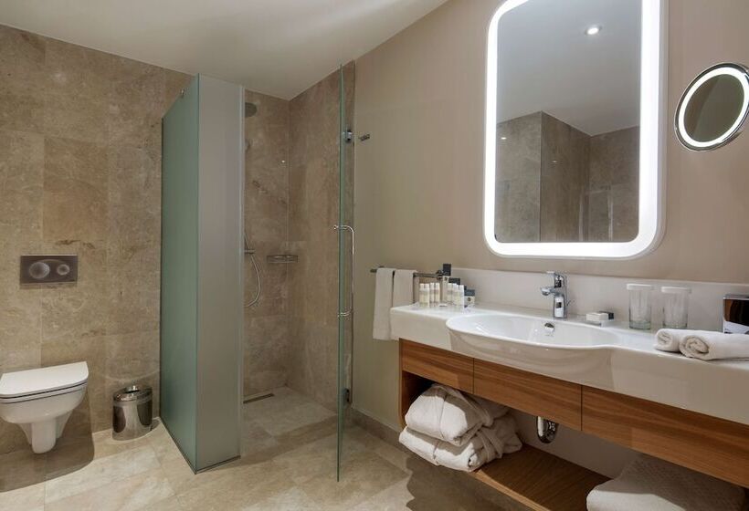 스위트 킹사이즈 침대, Doubletree By Hilton Hotel Istanbul   Tuzla