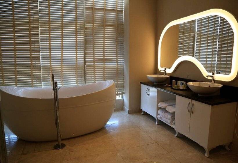 스위트 킹사이즈 침대, Doubletree By Hilton Hotel Istanbul Tuzla