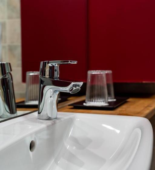 اتاق اکونومی, Adventure Hotel Geirland