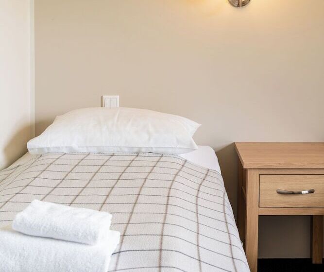 اتاق استاندارد یک نفره, Adventure Hotel Geirland