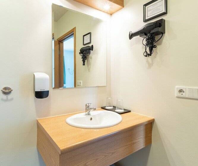 اتاق استاندارد, Adventure Hotel Geirland