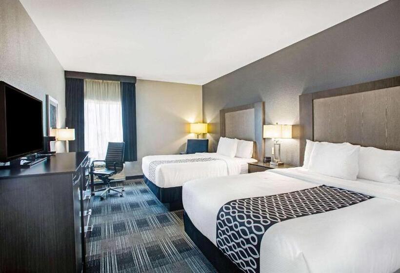 Номер Стандарт, La Quinta By Wyndham Victoria   South