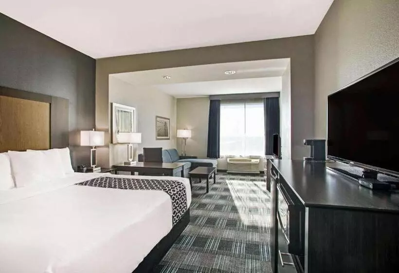 キングサイズベッドのスイートルーム, La Quinta By Wyndham Victoria   South