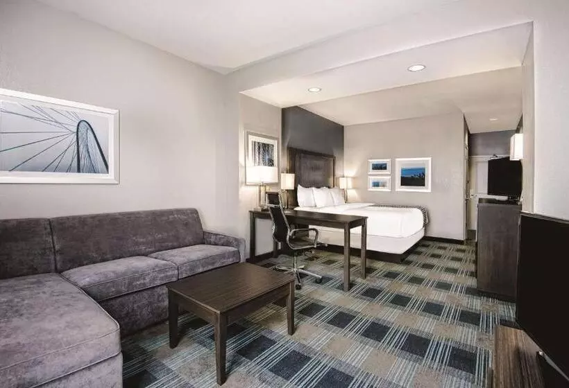 キングサイズベッドのスイートルーム, La Quinta By Wyndham Victoria   South