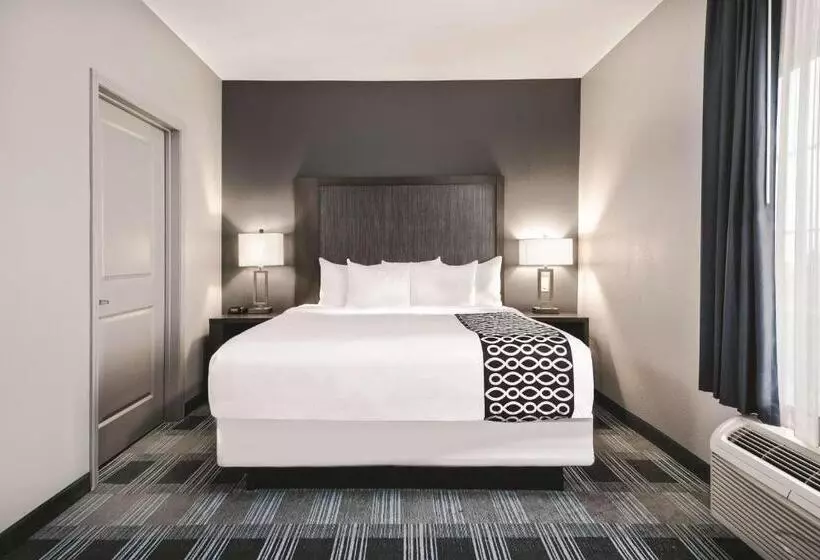 キングサイズベッドのスイートルーム, La Quinta By Wyndham Victoria   South