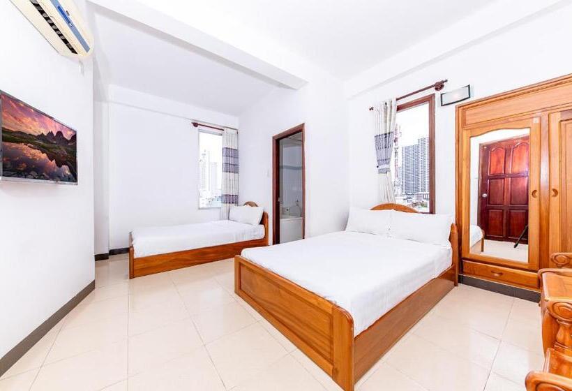 اتاق خانوادگی, Minh Cat