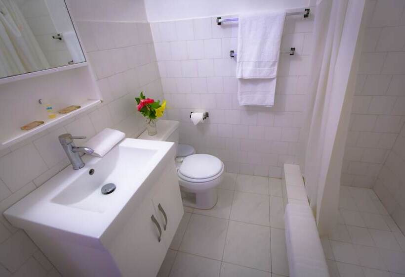 اتاق اکونومی, Restaurant Cyvadier Plage