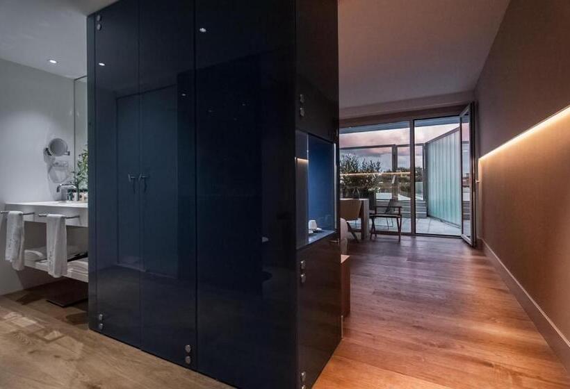 Номер Стандарт, Sorli Emocions