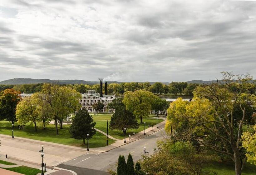 キングサイズベッドのスタンダードルーム, The Charmant