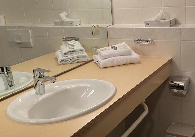 キングサイズベッドのクラシックルーム, The Charmant