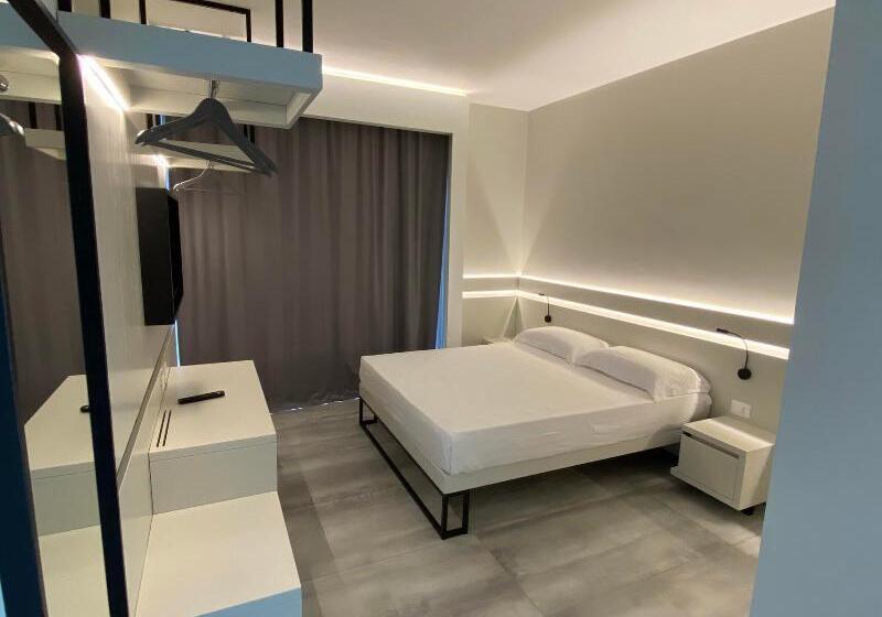 キングサイズベッドのクラシックルーム, The Charmant