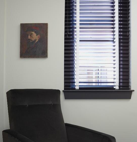 غرفة قياسية, The Dean Hotel, An Ash