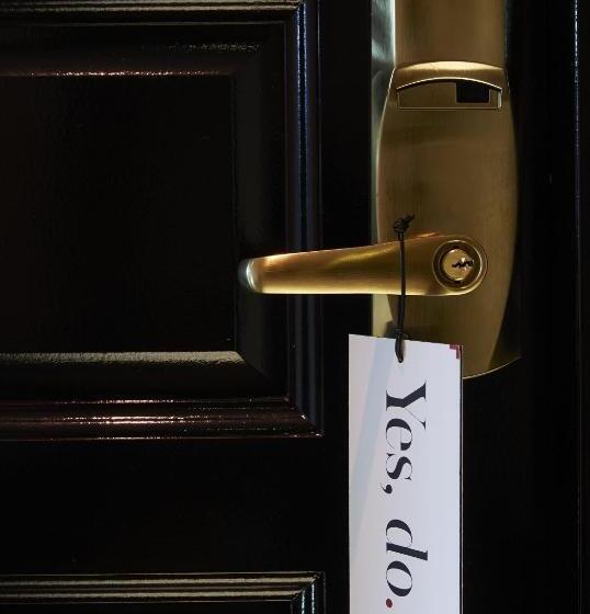 غرفة قياسية, The Dean Hotel, An Ash