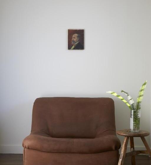 غرفة قياسية, The Dean Hotel, An Ash