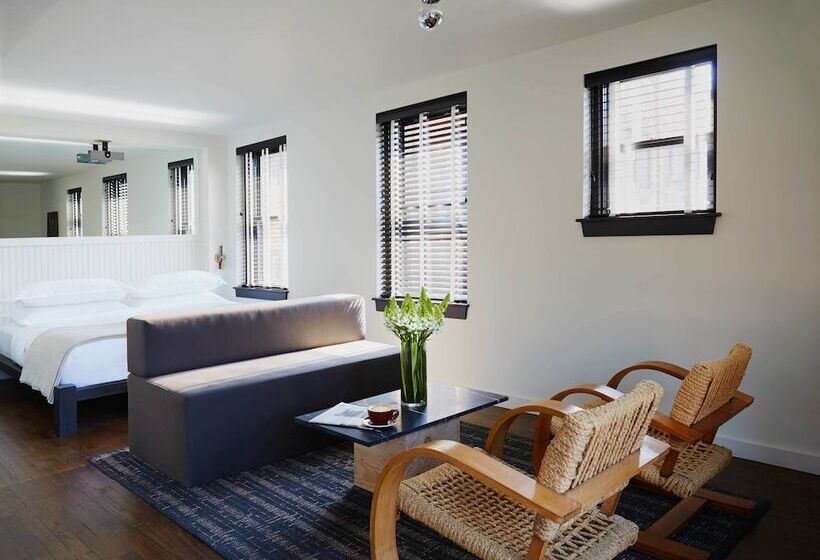 جناح سرير كينج, The Dean Hotel, An Ash