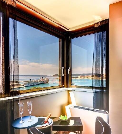 디럭스 룸 바다 전망, The View Luxury Rooms