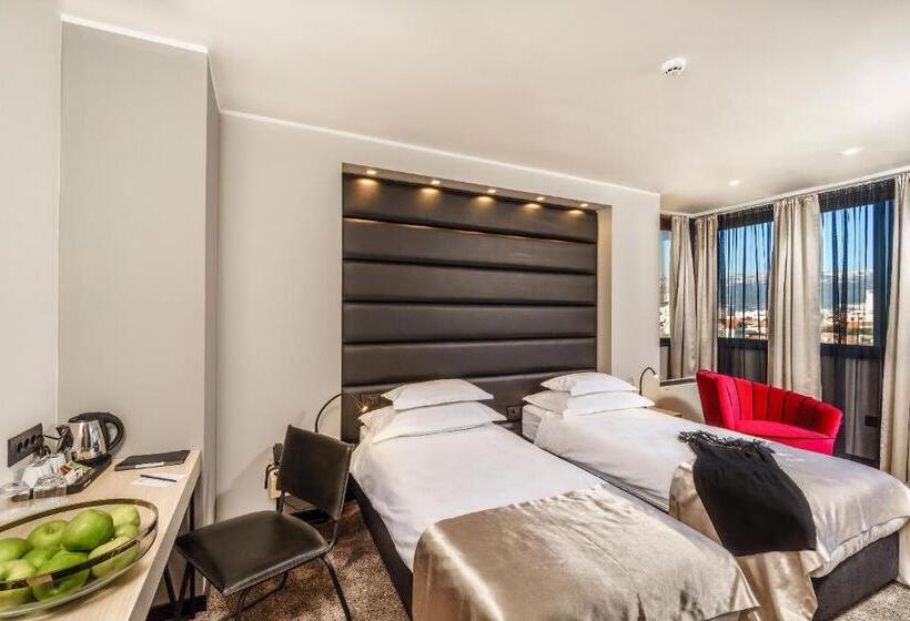 수피리어 룸 측면 바다 전망, The View Luxury Rooms