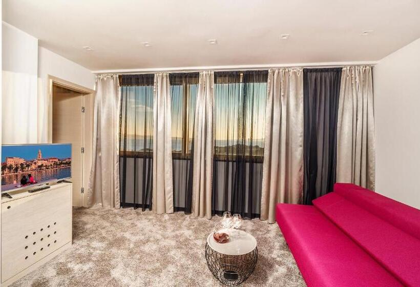 Люкс Вид на Море, The View Luxury Rooms